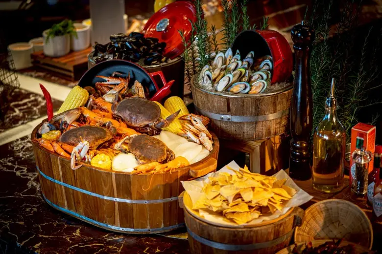 โรงแรมเรเนซองส์ กรุงเทพฯ ราชประสงค์ เชิญช...