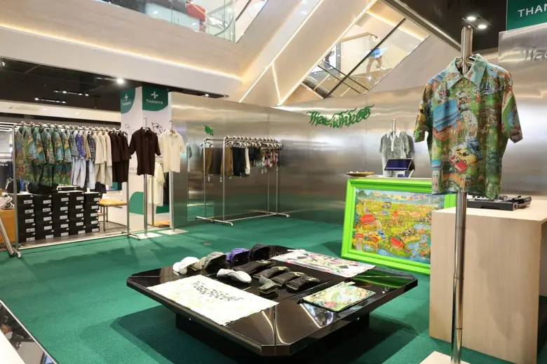 ลีเดีย-แมททิว-แอริน แท็กทีมคนดังร่วมงานเปิดตัว แฟชั่นกอล์ฟครั้งแรกของ MAEWKHOO ในคอลเลกชัน "Silver & Gold Golf"