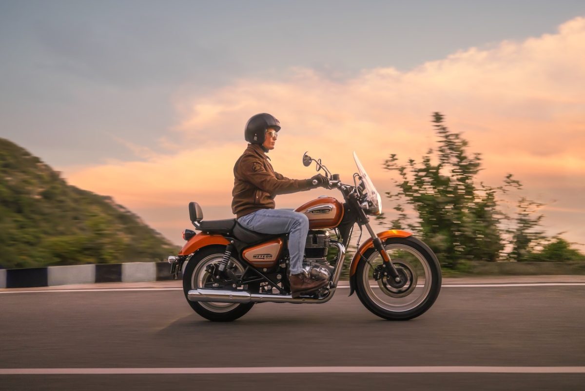 โรยัล เอ็นฟิลด์ (Royal Enfield) แบรนด์มอเ...