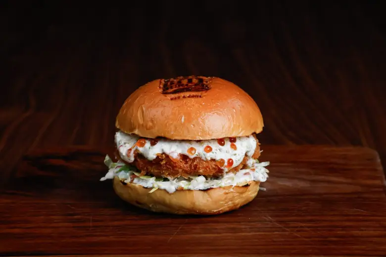 บิ๊ก ไบท์ เบอร์เกอร์ บาร์ แอนด์ กริลล์ (B...