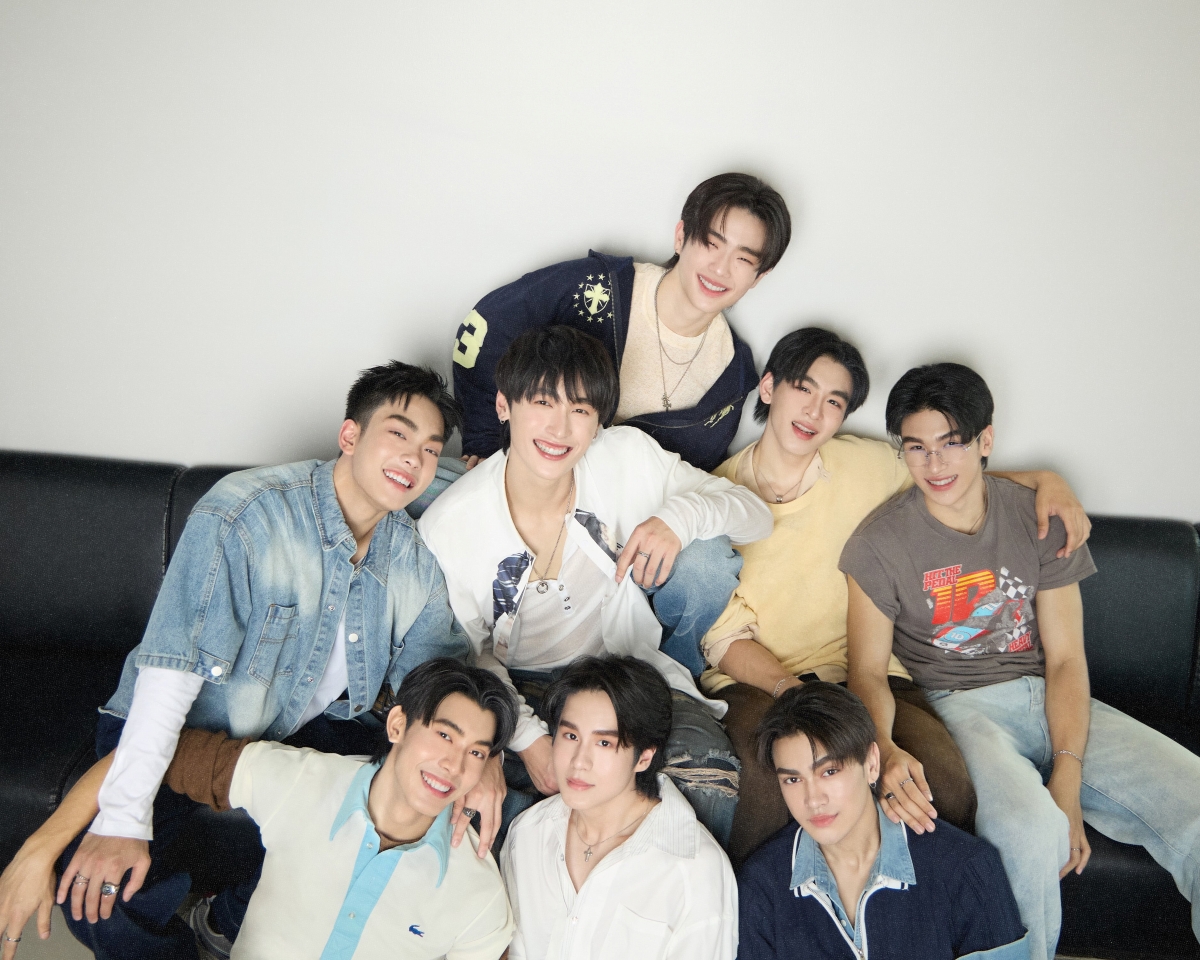 หลังจากส่งผลงานเดบิวต์ให้แฟน ๆ ได้รู้จักก...