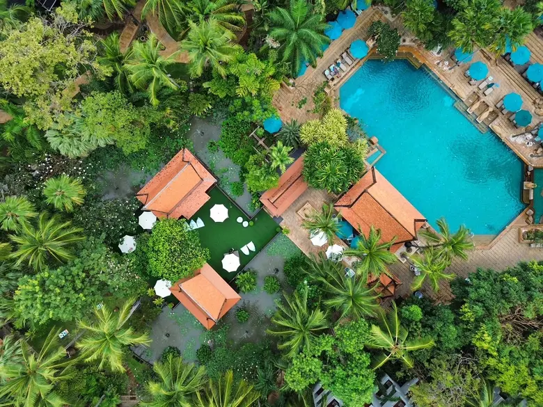 ชื่นฉ่ำต้อนรับ"สงกรานต์ สแปลช" ที่ อวานี พัทยา รีสอร์ท