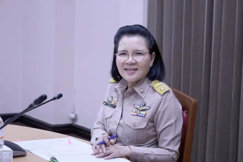 ผศ.ดร.อมลวรรณ วีระธรรมโม เลขาธิการคุรุสภา...