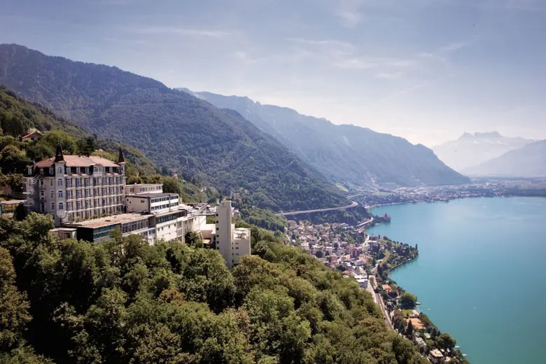 ชีวิตนักศึกษาในสถาบันการศึกษาชั้นนำของโลก...