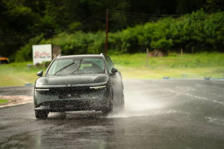 ZEEKR คว้ารถยอดเยี่ยมแห่งปีสองรางวัลจาก GPI Car of the Year 2026 ZEEKR 009 "The Most Luxury MPV EV" และ ZEEKR 7X "Best Technology SUV EV"