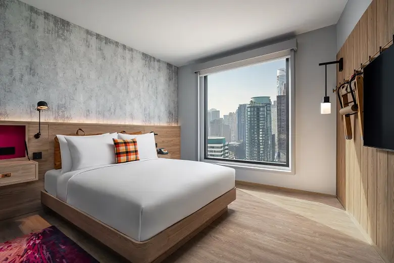 ม็อกซี่ แบงคอก ราชประสงค์ โรงแรมม็อกซี่แห...