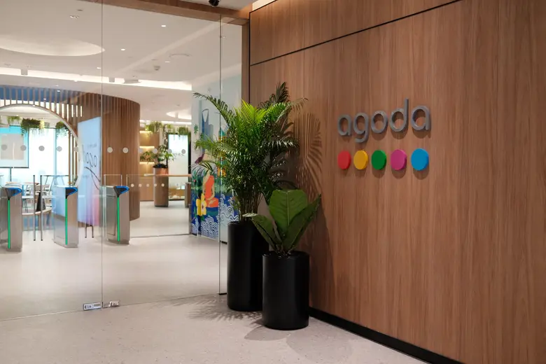 บริษัท อโกดา เซอร์วิสเซส จำกัด ต้อนรับพนั...