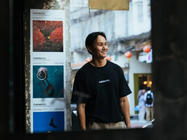 CHROMATIC: A Journey Through Neighborhood Color A photographic exploration of Bangkok's old-town communities through color, culture, and everyday life