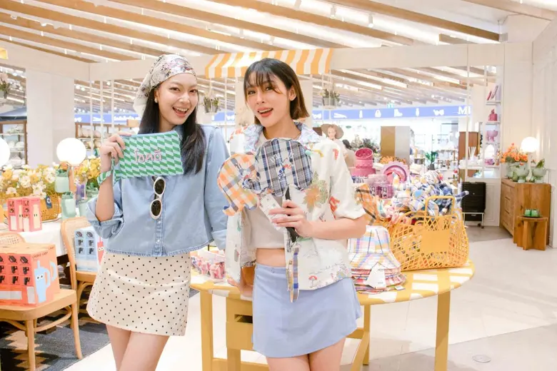 ห้างเซ็นทรัล ในเครือเซ็นทรัล รีเทลชวนช้อปดีลฉ่ำใจ ฉลองใหญ่รับสงกรานต์ กับ "CENTRAL SONGKRAN FEST" ยกขบวนกิจกรรมสาดความสุข ครบทุกประสบการณ์ ทุกสาขาทั่วประเทศ