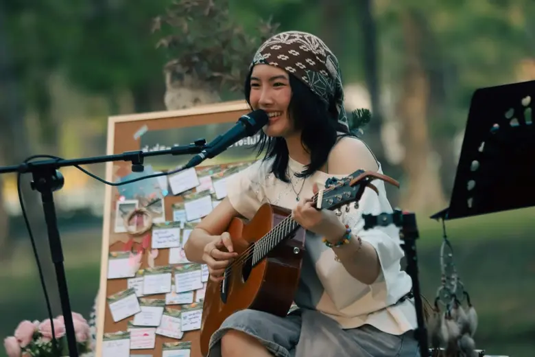 เพิ่งจะส่งซิงเกิลใหม่ "ก่อนที่เราจะไม่รัก...