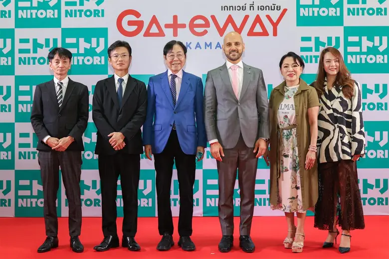 นายอากิโอะ นิโตริ ประธานกรรมการและประธานเ...