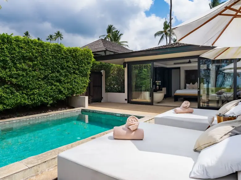 นิกกี้ บีช รีสอร์ท แอนด์ สปา เกาะสมุย รุก...