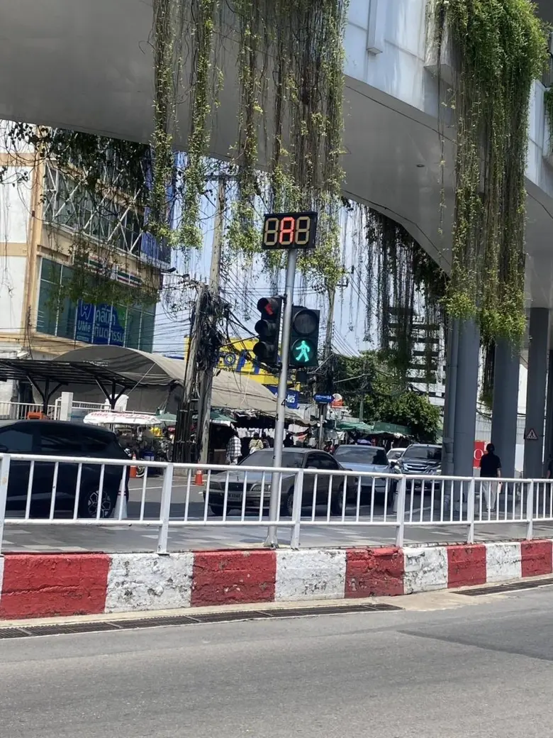 นายสิทธิพร สมคิดสรรพ์ ผู้อำนวยการสำนักการ...