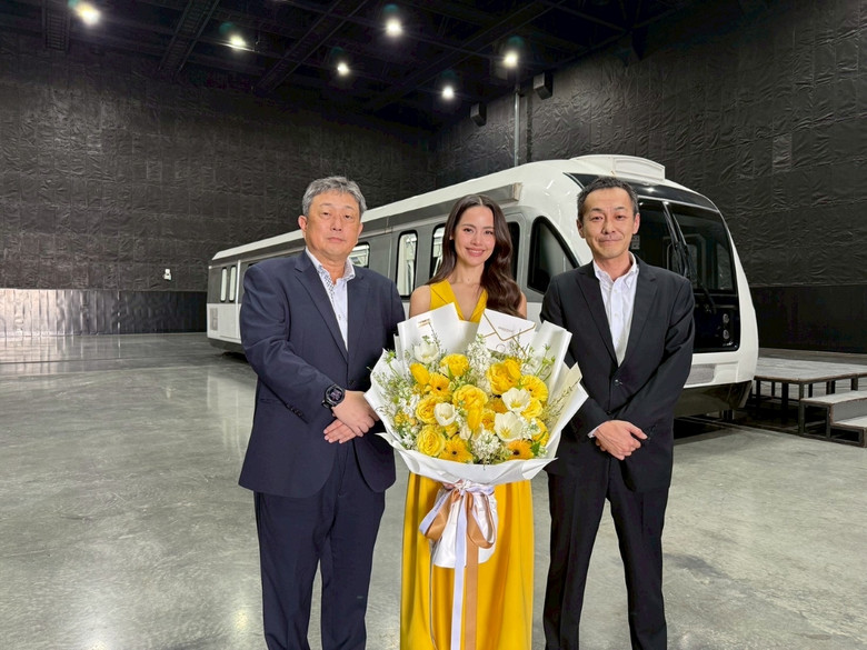 บริษัท พรอมิส (ประเทศไทย) จำกัด พร้อมด้วย ญาญ่า อุร...