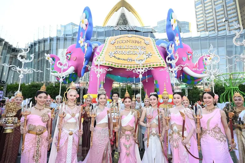 ครั้งแรกของ "4EVE" สลัดลุคเกิร์ลกรุ๊ปสุดฮอตเป็นนางส...