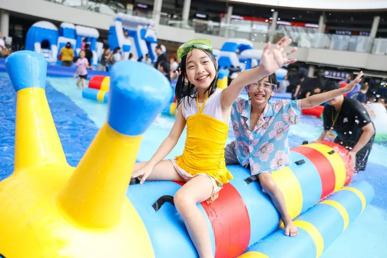 เมกาบางนา ตอกย้ำความเป็นเดสติเนชันแห่งความสุขช่วงสงกรานต์ กับงาน "เมกา สงกรานต์ 2026 : ม่วนจึ้ง ออลเด้อเวย์" สร้างสีสันคึกคักตลอดเทศกาล ดึงดูดผู้เข้าร่วมงานเพิ่มขึ้น 35%