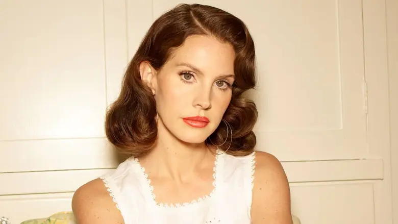 Lana Del Rey นักร้อง-นักแต่งเพลงสาวสวยขวั...