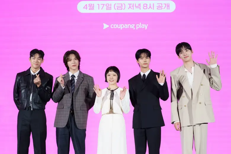 เตรียมพบกับซีรีส์สดใหม่ที่พร้อมเสิร์ฟทั้ง...