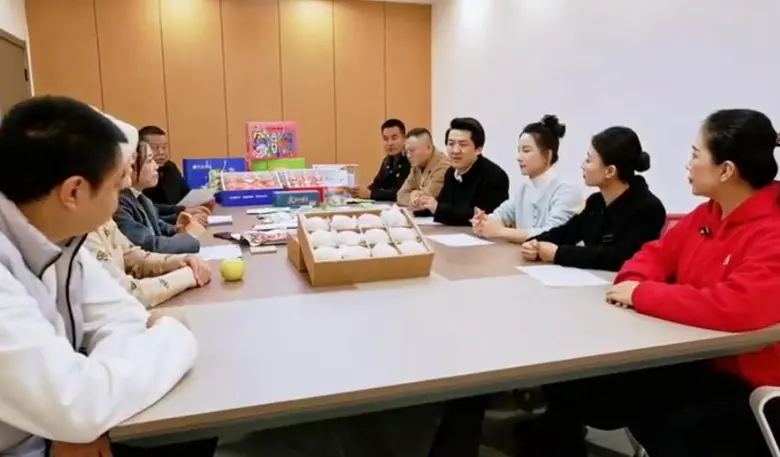 Qingyang Convergence Media Center In Qing...