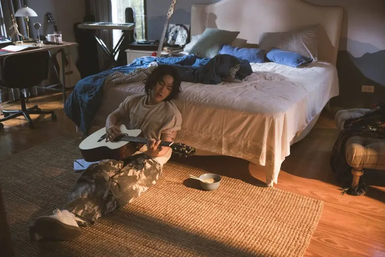 "แค่อยากให้เธอได้รู้ว่าความรักมันเป็นยังไ...