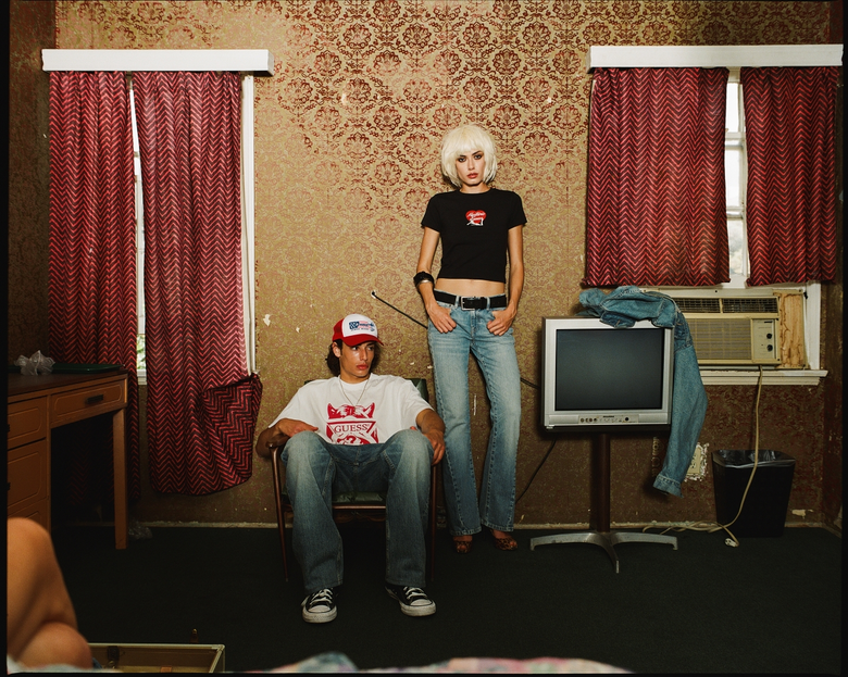 GUESS JEANS และ Nicolai Marciano ประธานเจ้าหน้าที่ฝ...