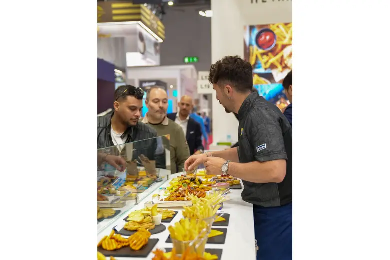 ข้อมูลจากดีลอยท์ (Deloitte) ระบุว่า อุตสาหกรรมบริกา...