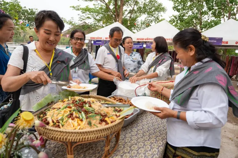 มุ่งสู่ฝัน.."ดาวครีเอเตอร์ รุ่นใหญ่" สร้างรายได้ในย...