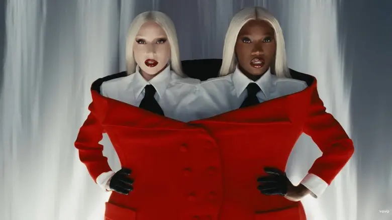 ประชันโฉมแบบ 10 เต็ม 10 แบบไม่มีใครยอมใครจริง ๆ สำห...