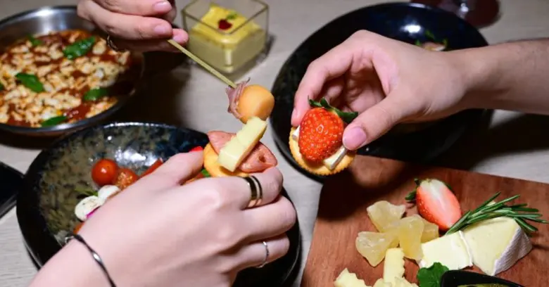 ทเวนตี้ แอน วัน ที่ โรงแรมคอร์ทยาร์ด บาย ...