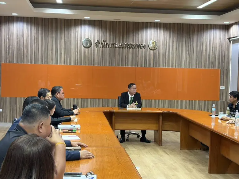 นายชาติชาย กุละนำพล ผู้อำนวยการเขตจอมทอง ...
