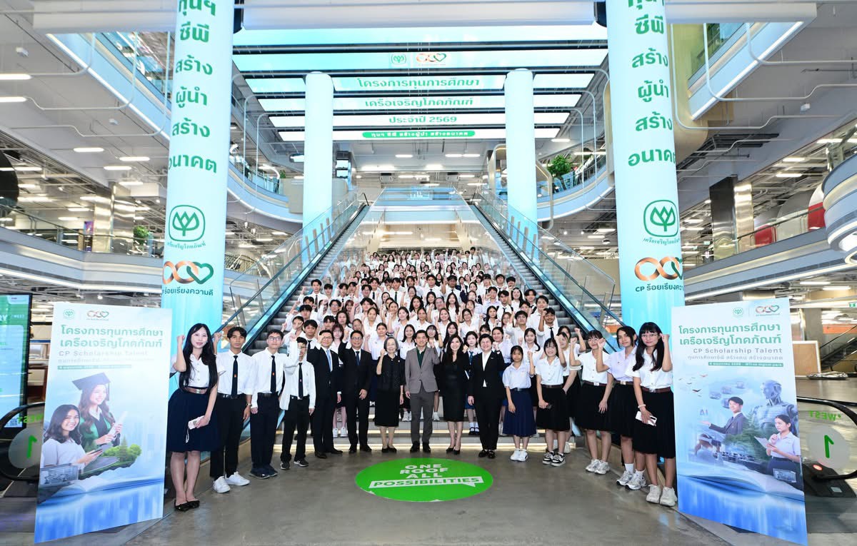 ท่านประธานอาวุโสธนินท์ เจียรวนนท์ เดินหน้...