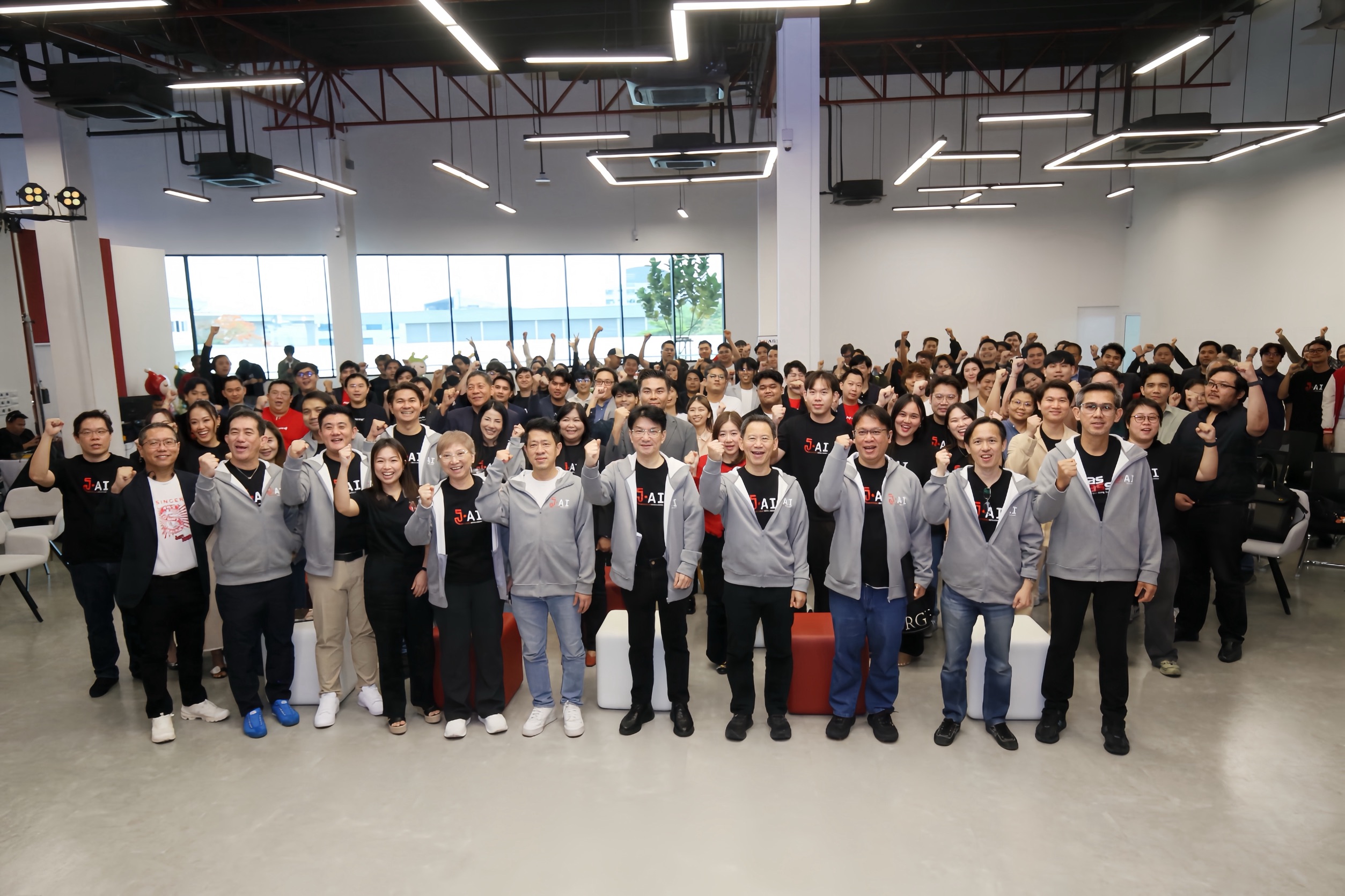 กลุ่มเจมาร์ท เปิดตัว "J.AI Arena" ปั้น AI Ecosystem ระดับกลุ่มบริษัท ยกระดับองค์กรสู่ AI-Driven Enterprise ผ่านกลยุทธ์ภายใต้โครงการ JUMP+