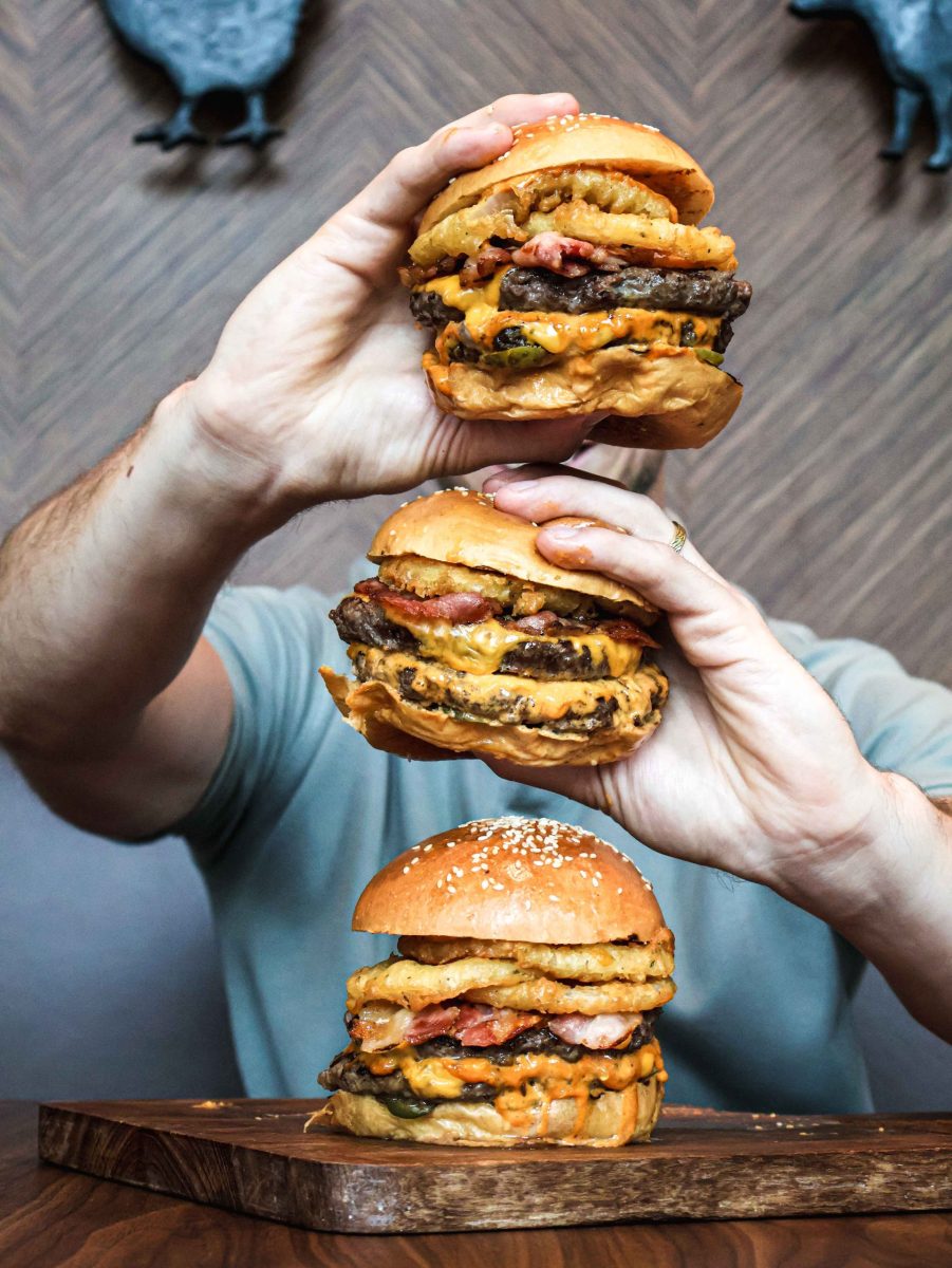 ศึกชิงเจ้าแห่งเบอร์เกอร์! ท้าพิสูจน์ "กระเพาะเหล็ก" ในตำนาน The 3rd Annual Ultimate Burger Challenge @ Big Bite Burger Bar &amp; Grill