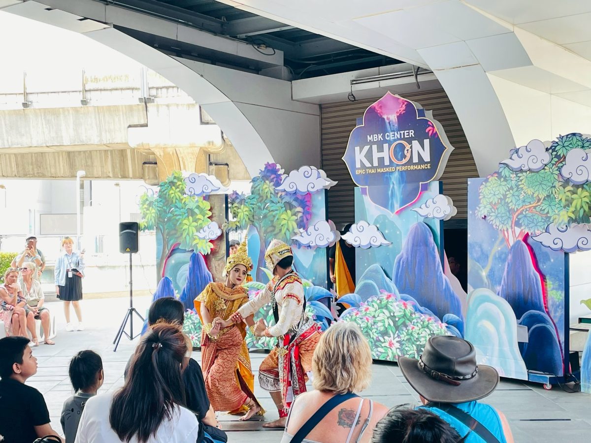 ชมฟรี! "MBK Center KHON" การแสดงโขนสุดวิจิตรบน Sky Walk ใจกลางเมือง พฤหัสบดีสุดท้ายของเดือน 28 พฤษภาคมนี้เปิดมหากาพย์รามเกียรติ์ ตอน "วีรกรรมชมพูพานผู้หาญกล้า"