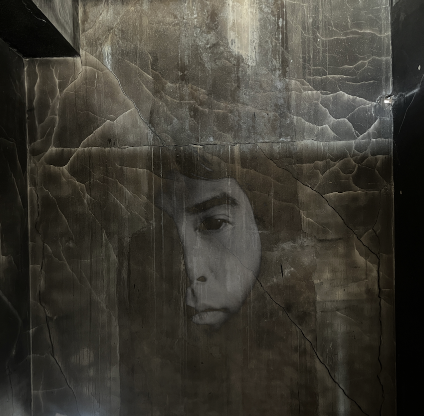 Site-responsive moving image, sound, scul...