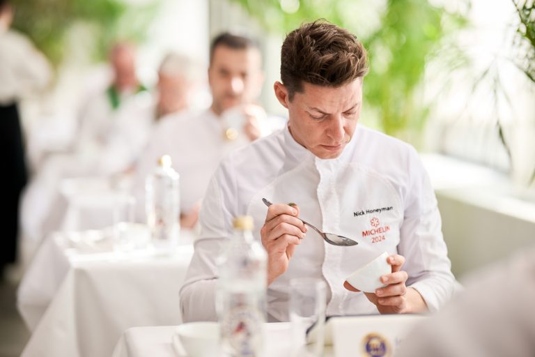 หลังคว้ารางวัล Superior Taste Award ประจำ...
