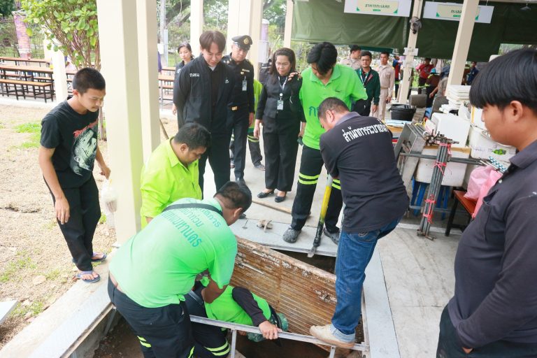นายนรเทพ ชูพูล ผู้อำนวยการเขตปทุมวัน กทม....
