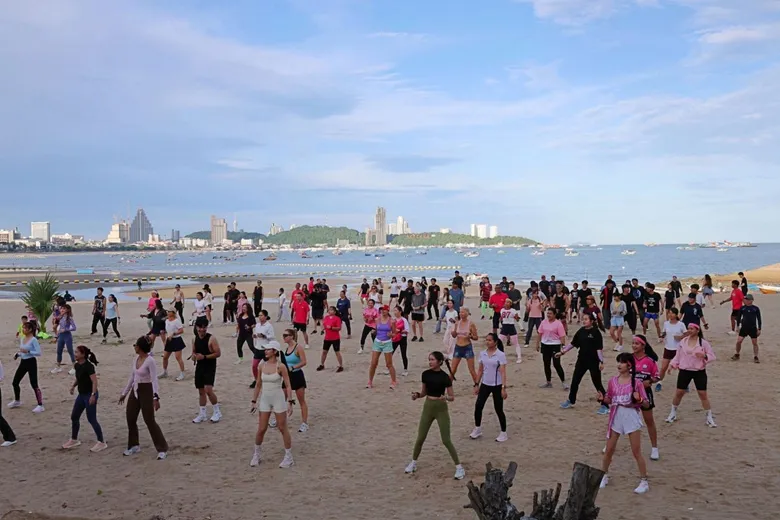 โรงแรมดุสิตธานี พัทยา จัดกิจกรรมส่งเสริมสุขภาพผ่านกิจกรรมยามเช้า 'Well-Fest' เนื่องในวันแห่งการดูแลสุขภาพโลก ประจำปี 2569 (Global Wellness Day 2026)