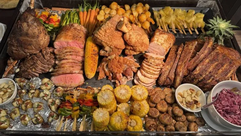 สายบุฟเฟ่ต์ห้ามพลาด Surf & Turf Buffet Dinner Seafood ก็เริ่ด ! BBQ ก็อร่อย ! 25 - 26 มิถุนายน 2569 ณ โรงแรมคลาสสิค คามิโอ อยุธยา