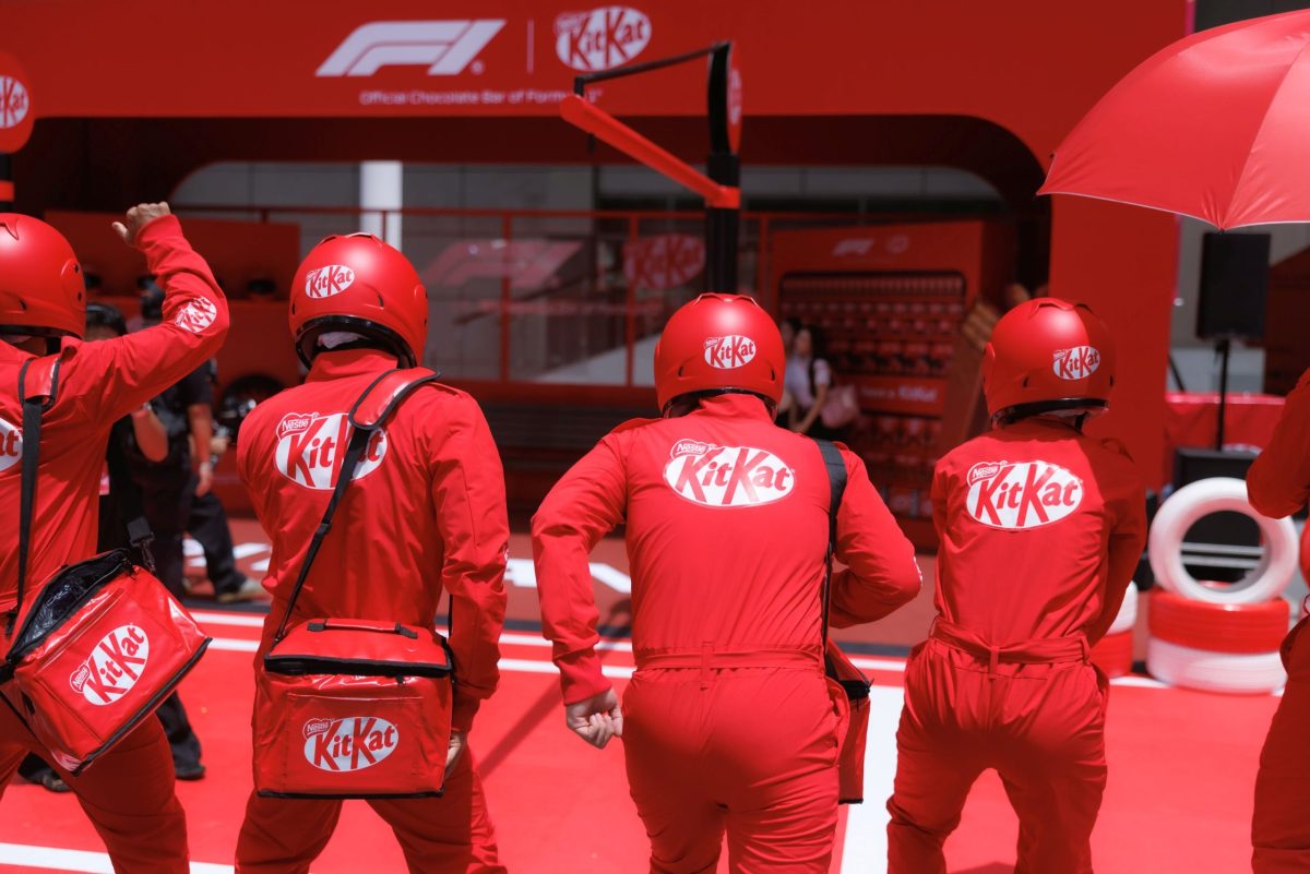 KitKat(R) และ Formula 1(R) ชวนคนรุ่นใหม่อย่าลืมที่จะพัก เหมือนนักแข่งที่ต้องเข้าพิตสต็อป เปิดตัวคิทแคทรุ่นลิมิเต็ดรูปรถแข่งพร้อมของพรีเมียมเอ็กซ์คลูซีฟเอาใจแฟนฟอร์มูล่า วัน