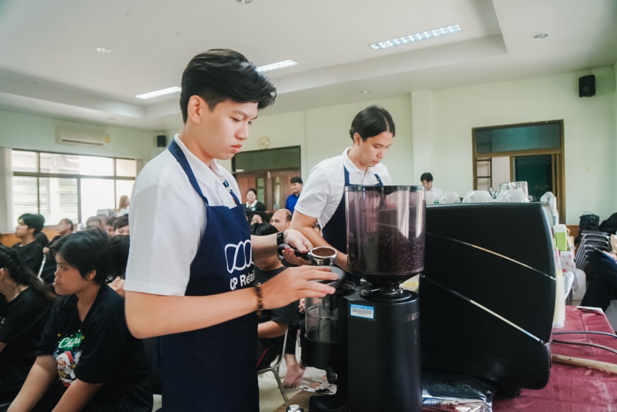 บริษัท ซีพี ออลล์ จำกัด (มหาชน) ผู้บริหาร...