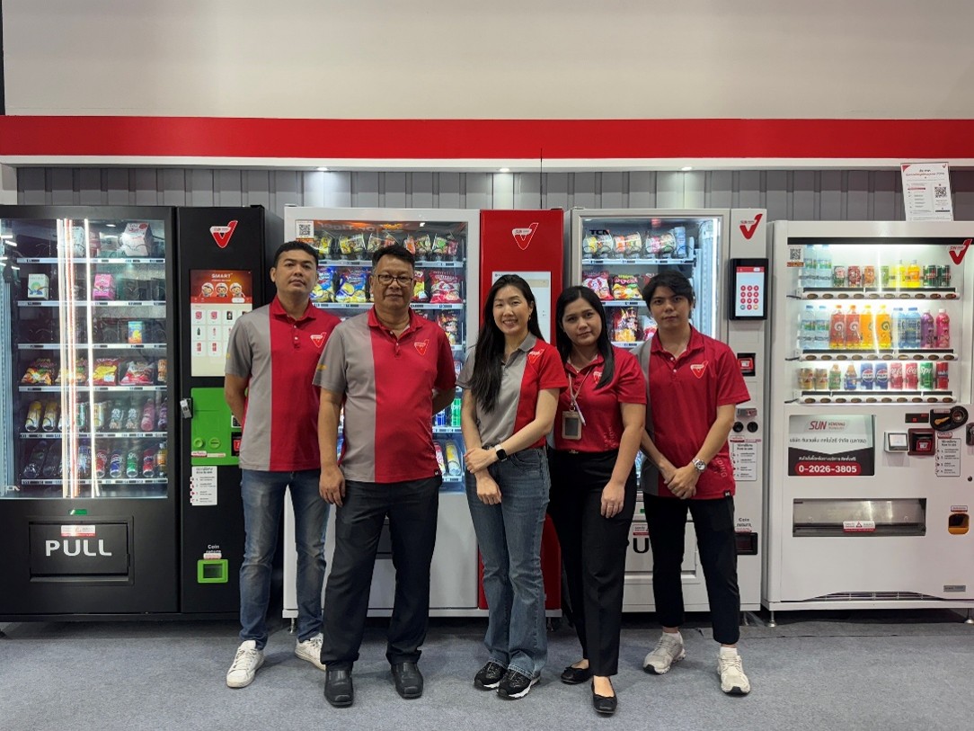 นายสมบูรณ์ ถึกสมบูรณ์ ผู้จัดการแผนกขาย (ท...