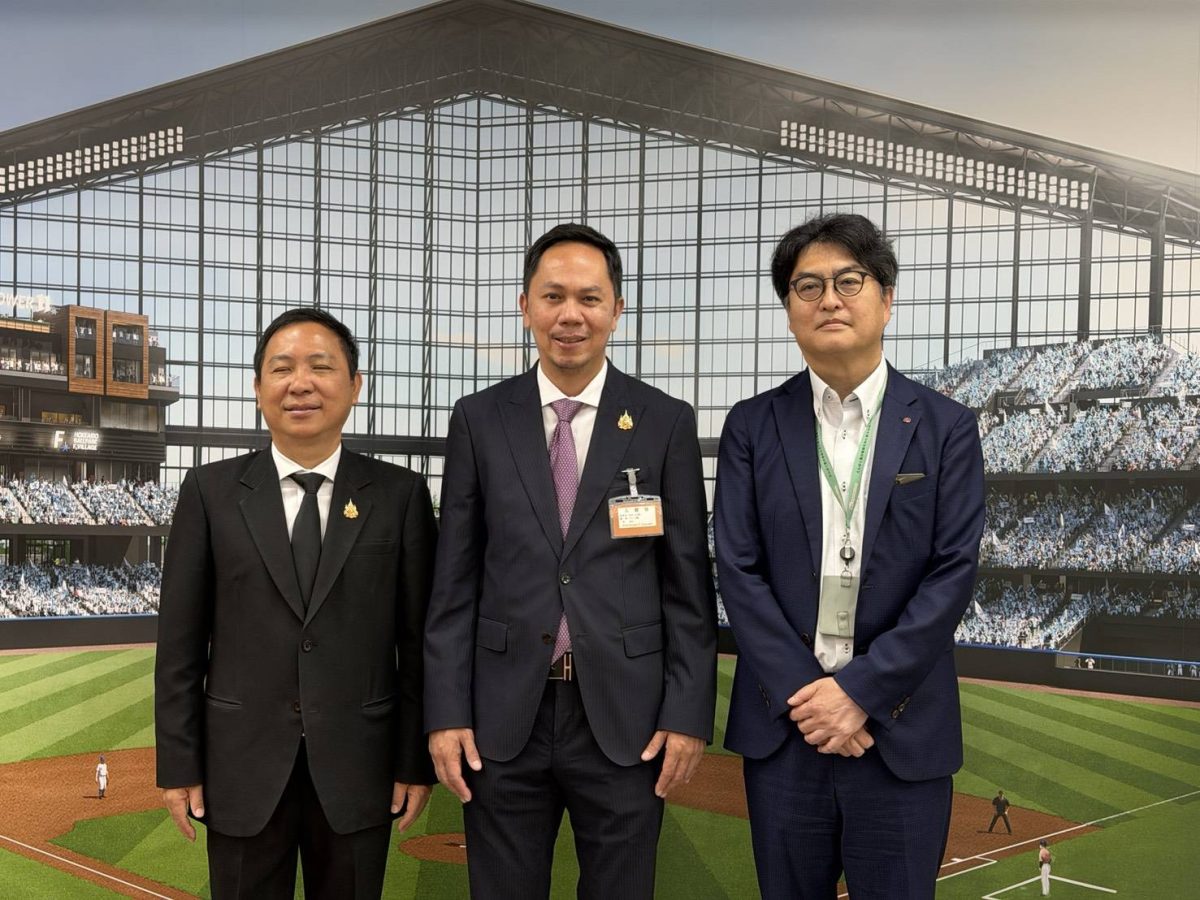 นายสรวุฒิ เนื่องจำนงค์ เลขานุการรัฐมนตรีว...