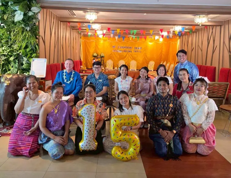 โรงแรมเซ็นทาราพัทยา นำโดย โจนัส เฮอร์สเต็ด (ที่ 1 จ...