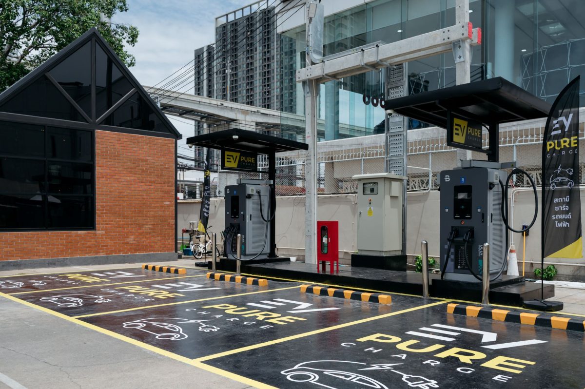 สเลย์ทริกซ์ จับมือ เพียวชาร์จ เปิด สถานี EV PURE CHARGE แจ้งวัฒนะ 43 ชูชาร์จเร็ว 180kW พร้อมโปร 6.5 บาท/kWh นาน 3 เดือน ผ่าน EleXA