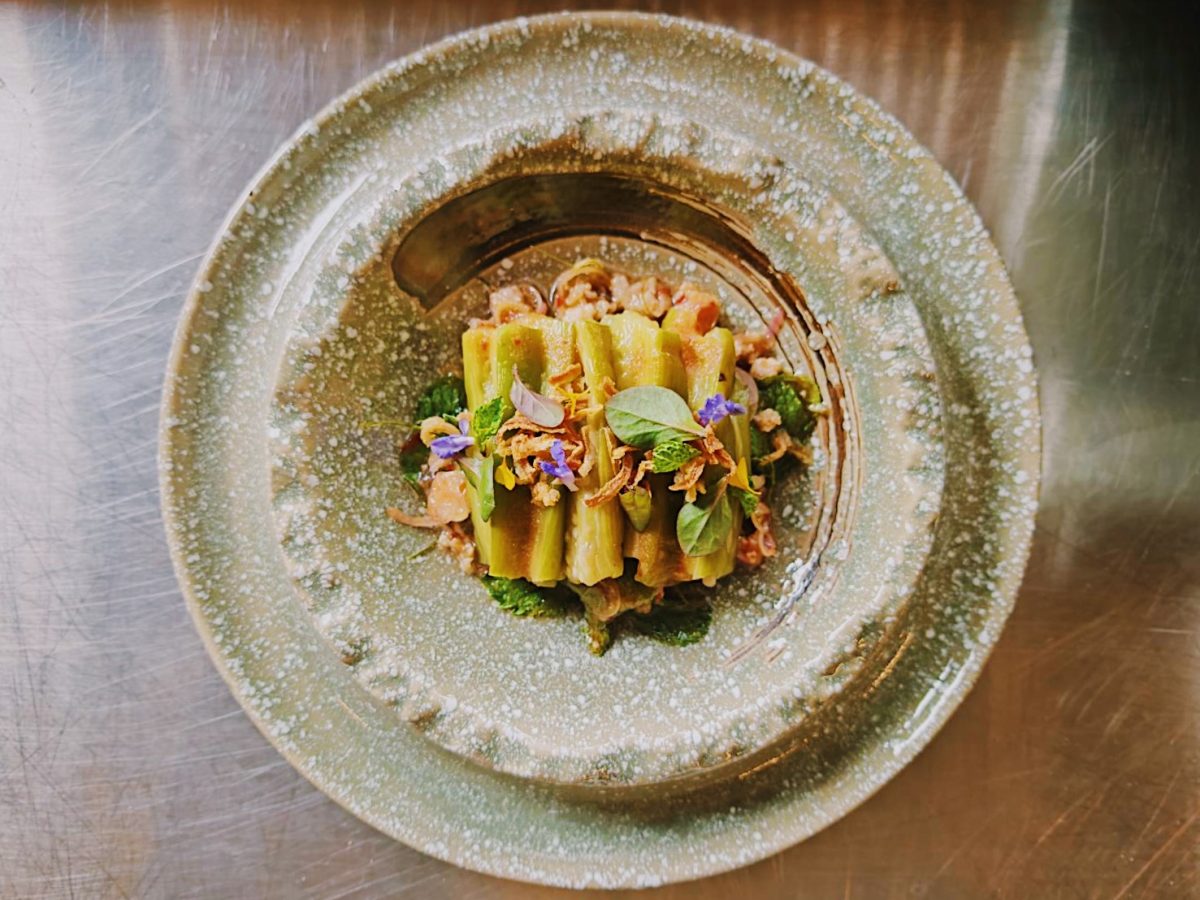 Extraordinary Meal amidst Nature and Art ...