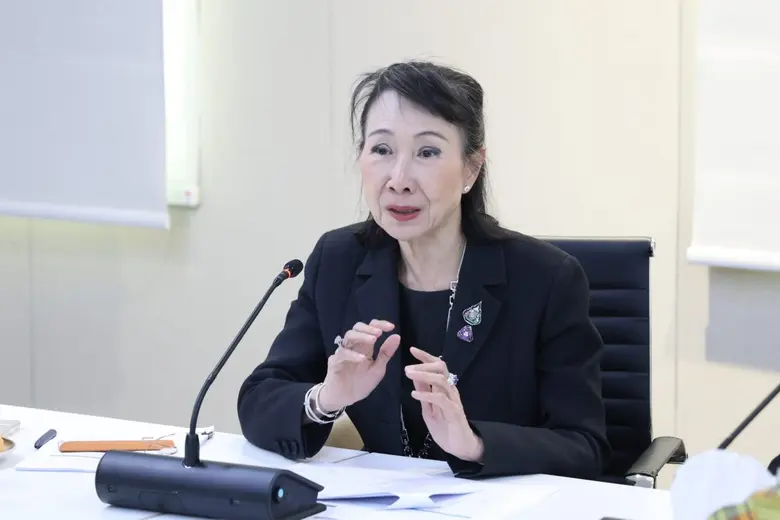 นางพิมพ์ใจ ลี้อิสสระนุกูล ประธานสภาอุตสาห...