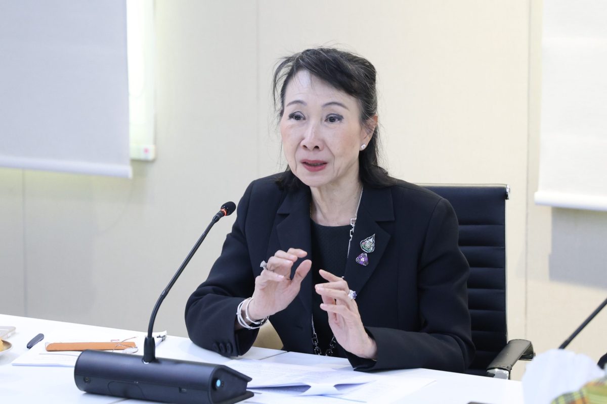 นางพิมพ์ใจ ลี้อิสสระนุกูล ประธานสภาอุตสาห...