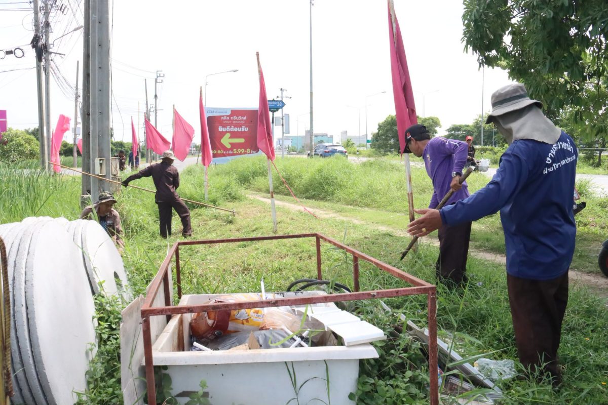 นายเรืองศักดิ์ สายสิงห์ทอง ผู้อำนวยการเขต...