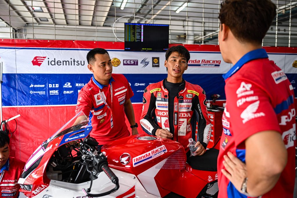 "ฮอนด้า เรซซิ่ง ไทยแลนด์" เดินหน้าไล่ล่าผ...